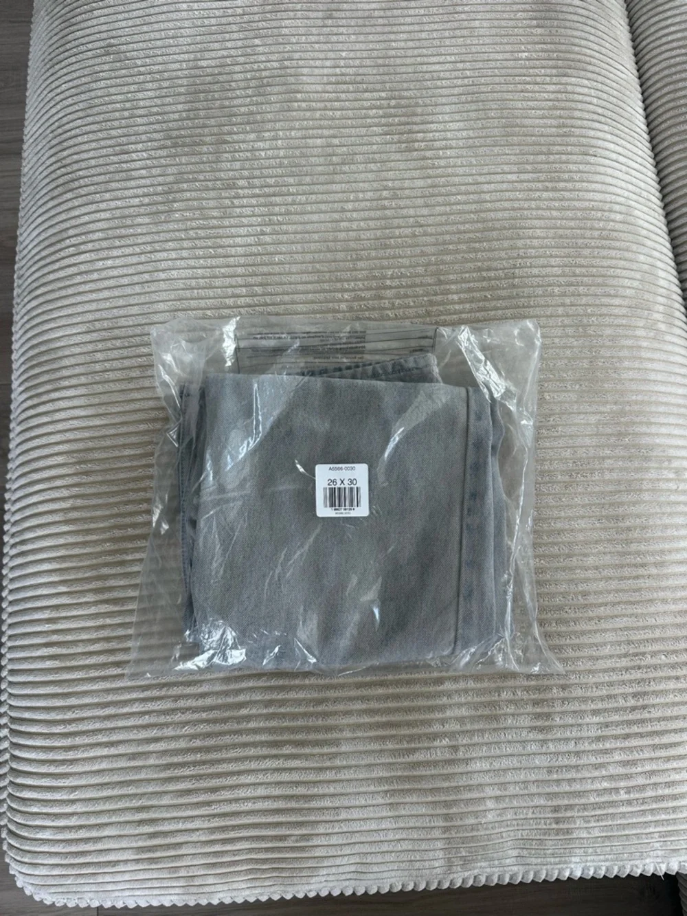 Levi's Light Wash Blue/Grey Wide Leg Jeans - Picture 4 of 4